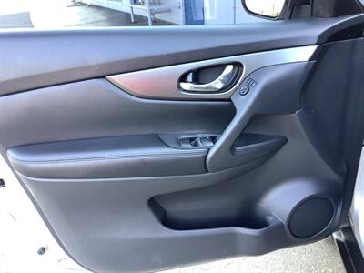 2016 Nissan Rogue S - Photo 11 - Crest Hill, IL 60403