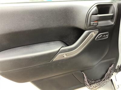 2012 Jeep Wrangler Sport   - Photo 11 - Crest Hill, IL 60403