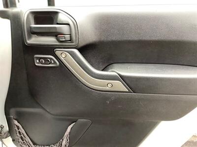 2012 Jeep Wrangler Sport - Photo 28 - Crest Hill, IL 60403