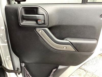 2012 Jeep Wrangler Sport - Photo 26 - Crest Hill, IL 60403