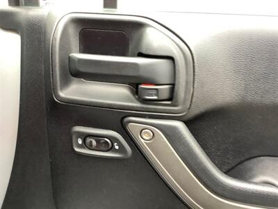 2012 Jeep Wrangler Sport - Photo 29 - Crest Hill, IL 60403