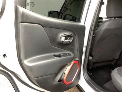 2018 Jeep Renegade Trailhawk - Photo 24 - Crest Hill, IL 60403