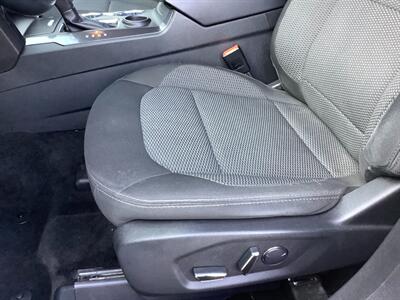 2017 Ford Explorer XLT - Photo 13 - Crest Hill, IL 60403
