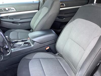 2017 Ford Explorer XLT - Photo 21 - Crest Hill, IL 60403