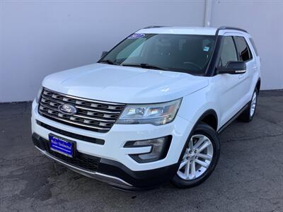 2017 Ford Explorer XLT - Photo 2 - Crest Hill, IL 60403