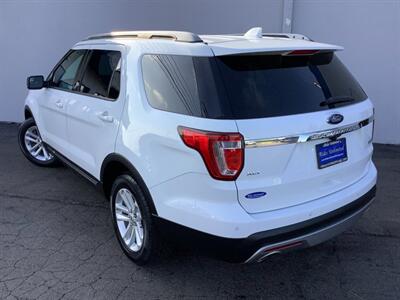 2017 Ford Explorer XLT - Photo 4 - Crest Hill, IL 60403