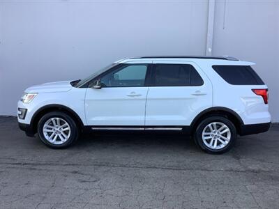 2017 Ford Explorer XLT - Photo 3 - Crest Hill, IL 60403