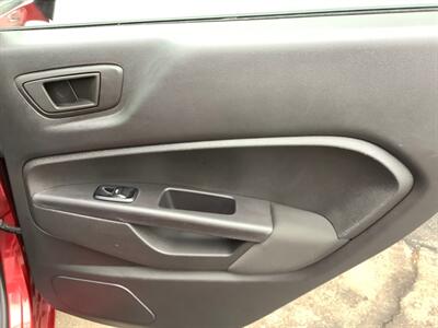 2013 Ford Fiesta SE   - Photo 22 - Crest Hill, IL 60403