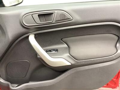 2013 Ford Fiesta SE   - Photo 24 - Crest Hill, IL 60403