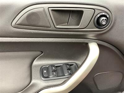 2013 Ford Fiesta SE   - Photo 11 - Crest Hill, IL 60403