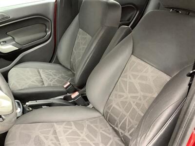 2013 Ford Fiesta SE   - Photo 18 - Crest Hill, IL 60403