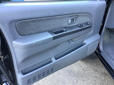 2002 Nissan Frontier XE-V6   - Photo 34 - Crest Hill, IL 60403