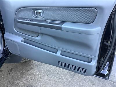 2002 Nissan Frontier XE-V6   - Photo 18 - Crest Hill, IL 60403