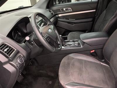 2018 Ford Explorer XLT - Photo 16 - Crest Hill, IL 60403