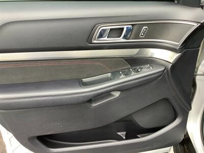 2018 Ford Explorer XLT - Photo 13 - Crest Hill, IL 60403