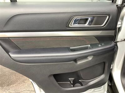 2018 Ford Explorer XLT - Photo 33 - Crest Hill, IL 60403