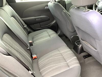 2016 Chevrolet Sonic LT Auto   - Photo 25 - Crest Hill, IL 60403