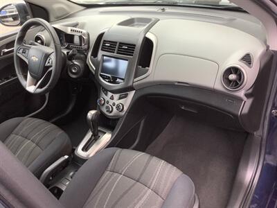 2016 Chevrolet Sonic LT Auto   - Photo 29 - Crest Hill, IL 60403