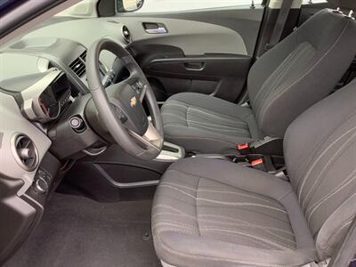 2016 Chevrolet Sonic LT Auto   - Photo 12 - Crest Hill, IL 60403