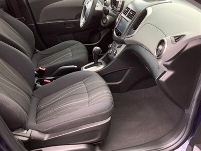 2016 Chevrolet Sonic LT Auto   - Photo 28 - Crest Hill, IL 60403
