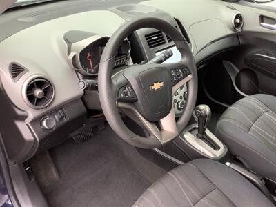 2016 Chevrolet Sonic LT Auto   - Photo 13 - Crest Hill, IL 60403