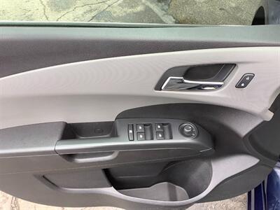 2016 Chevrolet Sonic LT Auto   - Photo 10 - Crest Hill, IL 60403