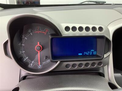 2016 Chevrolet Sonic LT Auto   - Photo 16 - Crest Hill, IL 60403