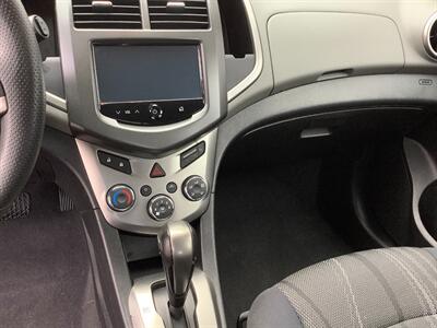 2016 Chevrolet Sonic LT Auto   - Photo 14 - Crest Hill, IL 60403
