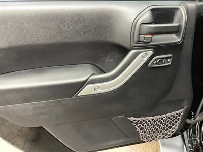 2016 Jeep Wrangler Sahara 75th Annivers   - Photo 13 - Crest Hill, IL 60403