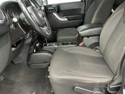 2016 Jeep Wrangler Sahara 75th Annivers   - Photo 11 - Crest Hill, IL 60403