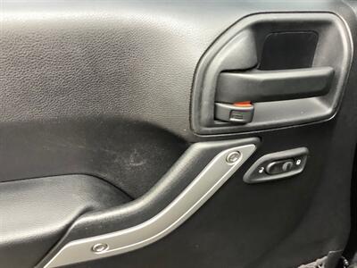 2016 Jeep Wrangler Sahara 75th Annivers   - Photo 12 - Crest Hill, IL 60403