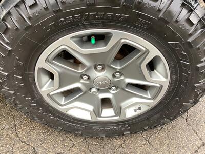 2016 Jeep Wrangler Sahara 75th Annivers   - Photo 41 - Crest Hill, IL 60403