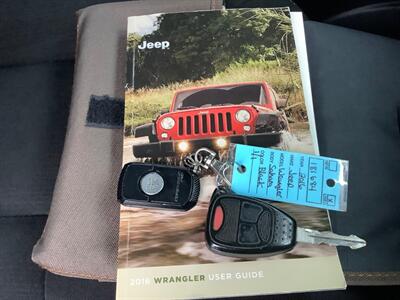 2016 Jeep Wrangler Sahara 75th Annivers   - Photo 37 - Crest Hill, IL 60403