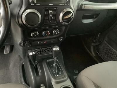 2017 Jeep Wrangler Unlimited  Big Bear - Photo 32 - Crest Hill, IL 60403
