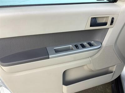 2009 Ford Escape XLT   - Photo 10 - Crest Hill, IL 60403