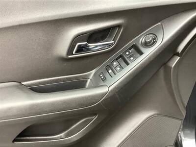 2016 Chevrolet Trax LS - Photo 12 - Crest Hill, IL 60403
