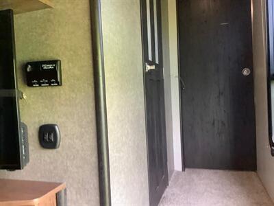 2016 Keystone Impact Toy hauler m-361 - Photo 24 - Crest Hill, IL 60403