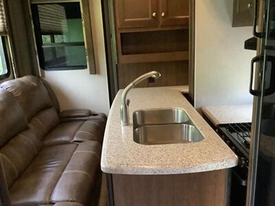 2016 Keystone Impact Toy hauler m-361 - Photo 29 - Crest Hill, IL 60403