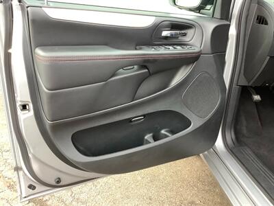 2018 Dodge Grand Caravan GT - Photo 9 - Crest Hill, IL 60403