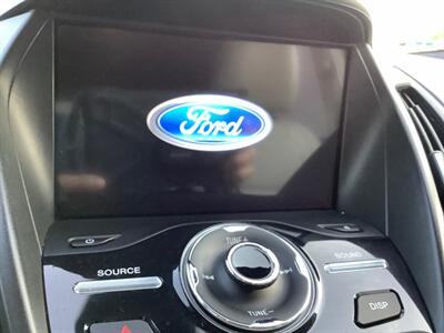 2017 Ford Escape Titanium   - Photo 10 - Crest Hill, IL 60403