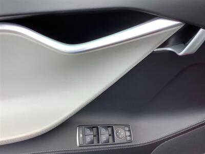 2016 Tesla Model S 90D - Photo 16 - Crest Hill, IL 60403