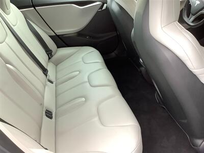 2016 Tesla Model S 90D - Photo 33 - Crest Hill, IL 60403