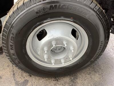 2006 Ford Commercial F-350 Super Duty   - Photo 37 - Crest Hill, IL 60403