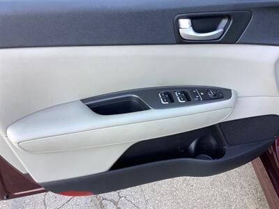 2016 Kia Optima LX   - Photo 11 - Crest Hill, IL 60403