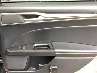 2019 Ford Fusion SEL   - Photo 29 - Crest Hill, IL 60403