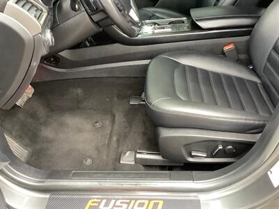 2019 Ford Fusion SEL   - Photo 13 - Crest Hill, IL 60403