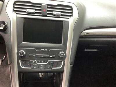 2019 Ford Fusion SEL   - Photo 16 - Crest Hill, IL 60403