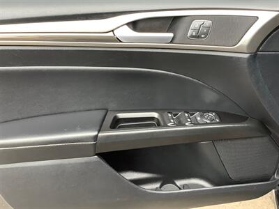 2019 Ford Fusion SEL   - Photo 11 - Crest Hill, IL 60403