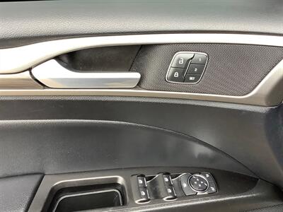 2019 Ford Fusion SEL   - Photo 12 - Crest Hill, IL 60403