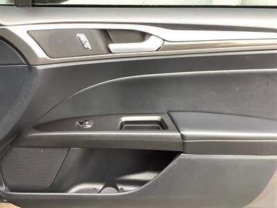 2019 Ford Fusion SEL   - Photo 32 - Crest Hill, IL 60403